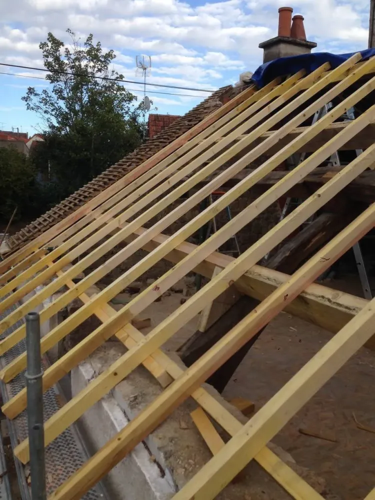 charpentier près de Montmarault